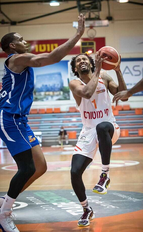 אנגולה. קרוב לטריפל דאבל // צילום: עודד קרני